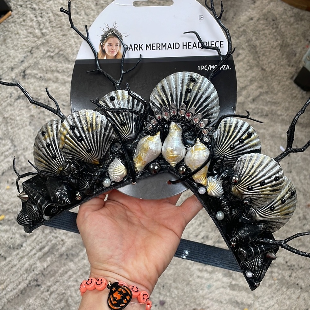 Dark mermaid costume - Picture 3 of 3